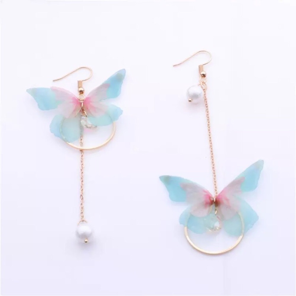 Asymmetrical Pearl Butterfly Earrings - Picture 2 of 8